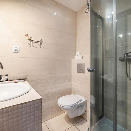 Wioletta 야스타르니아